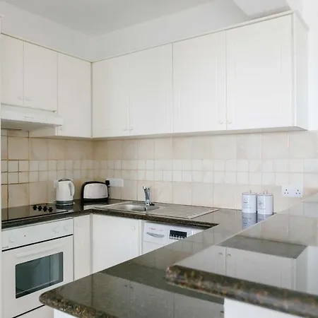 Hermes Gardens 2 Bedroom Sea View Flat In Apartament *